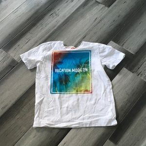 H&M VACATION MODE TSHIRT SIZE 6-8 YEARS 💙
